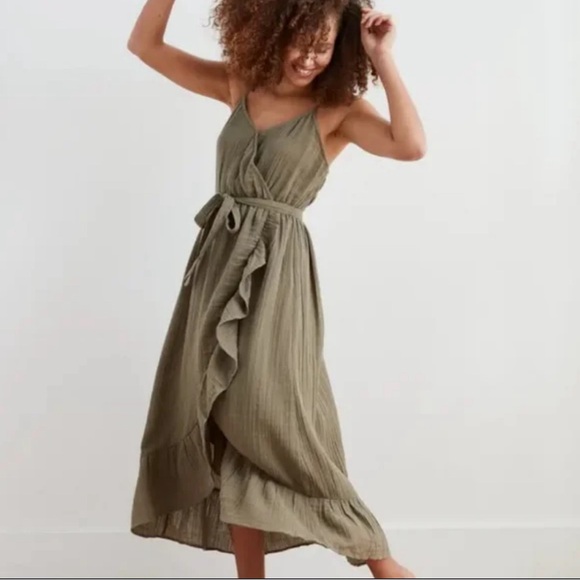 aerie Dresses & Skirts - Aerie dress green wrap dress with waist tie adjustable